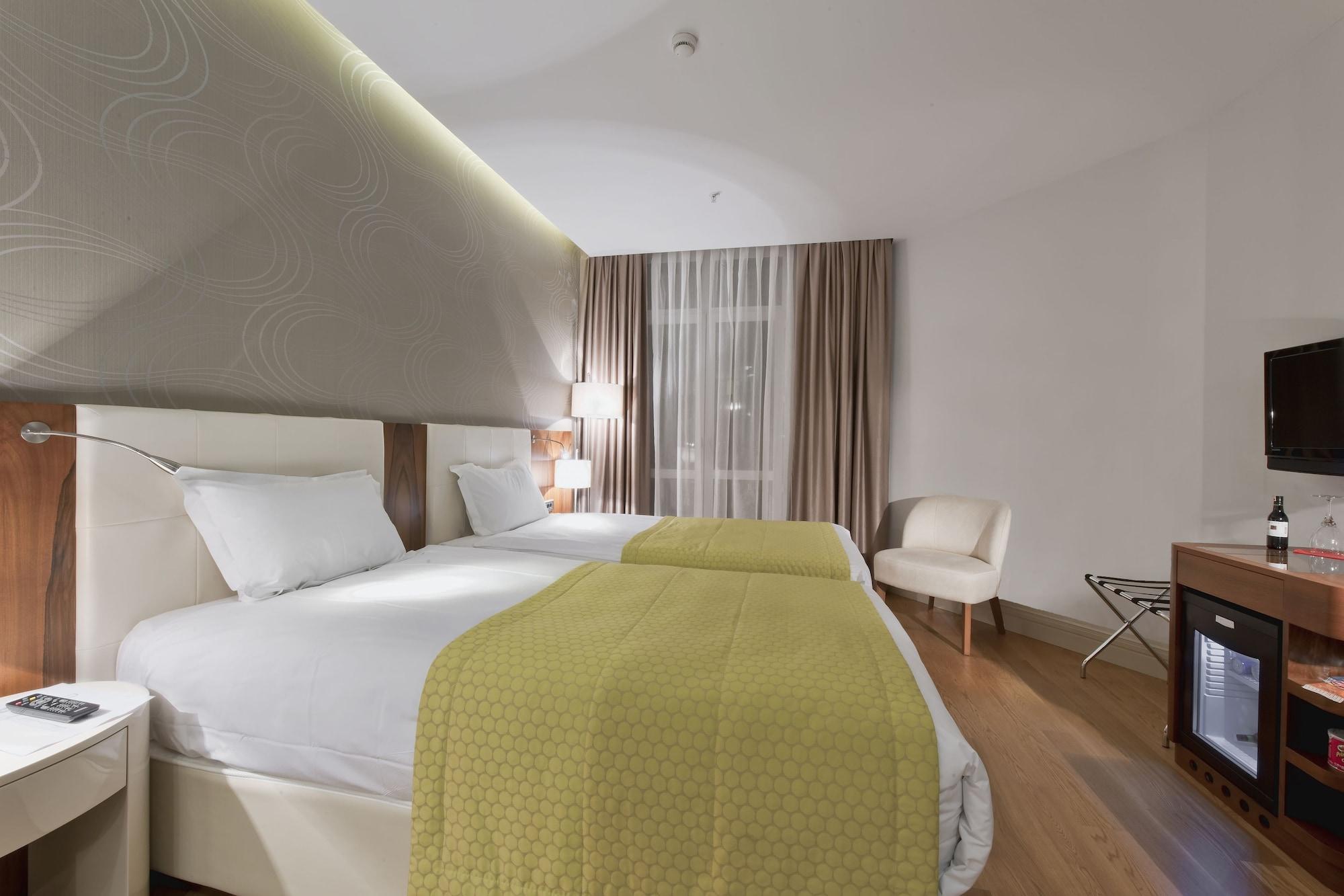 Four Points Flex By Sheraton Istanbul Taksim Square Экстерьер фото