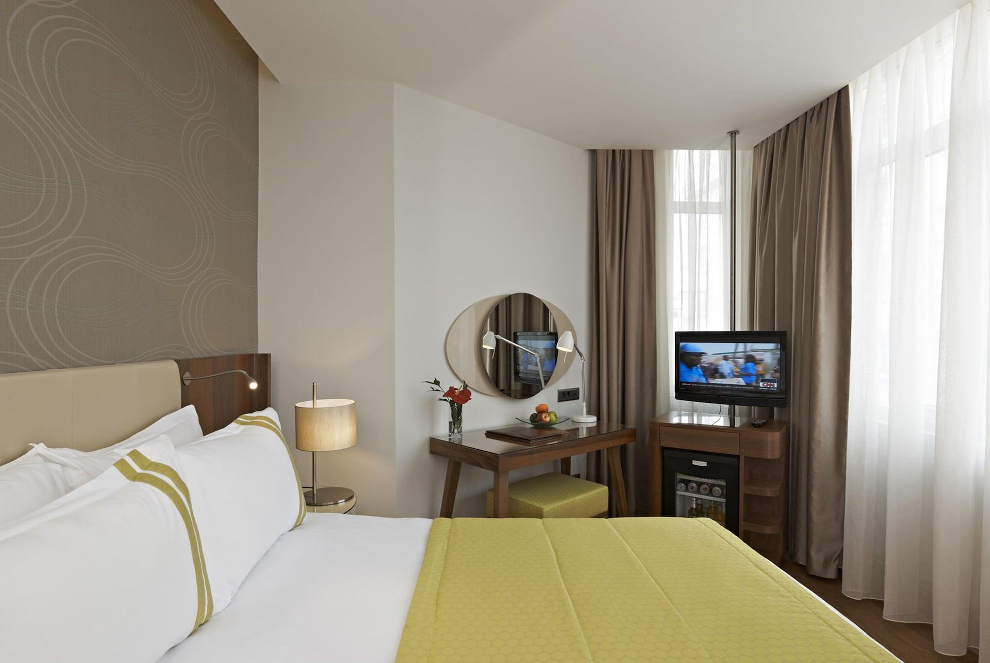 Four Points Flex By Sheraton Istanbul Taksim Square Экстерьер фото