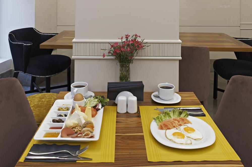 Four Points Flex By Sheraton Istanbul Taksim Square Экстерьер фото