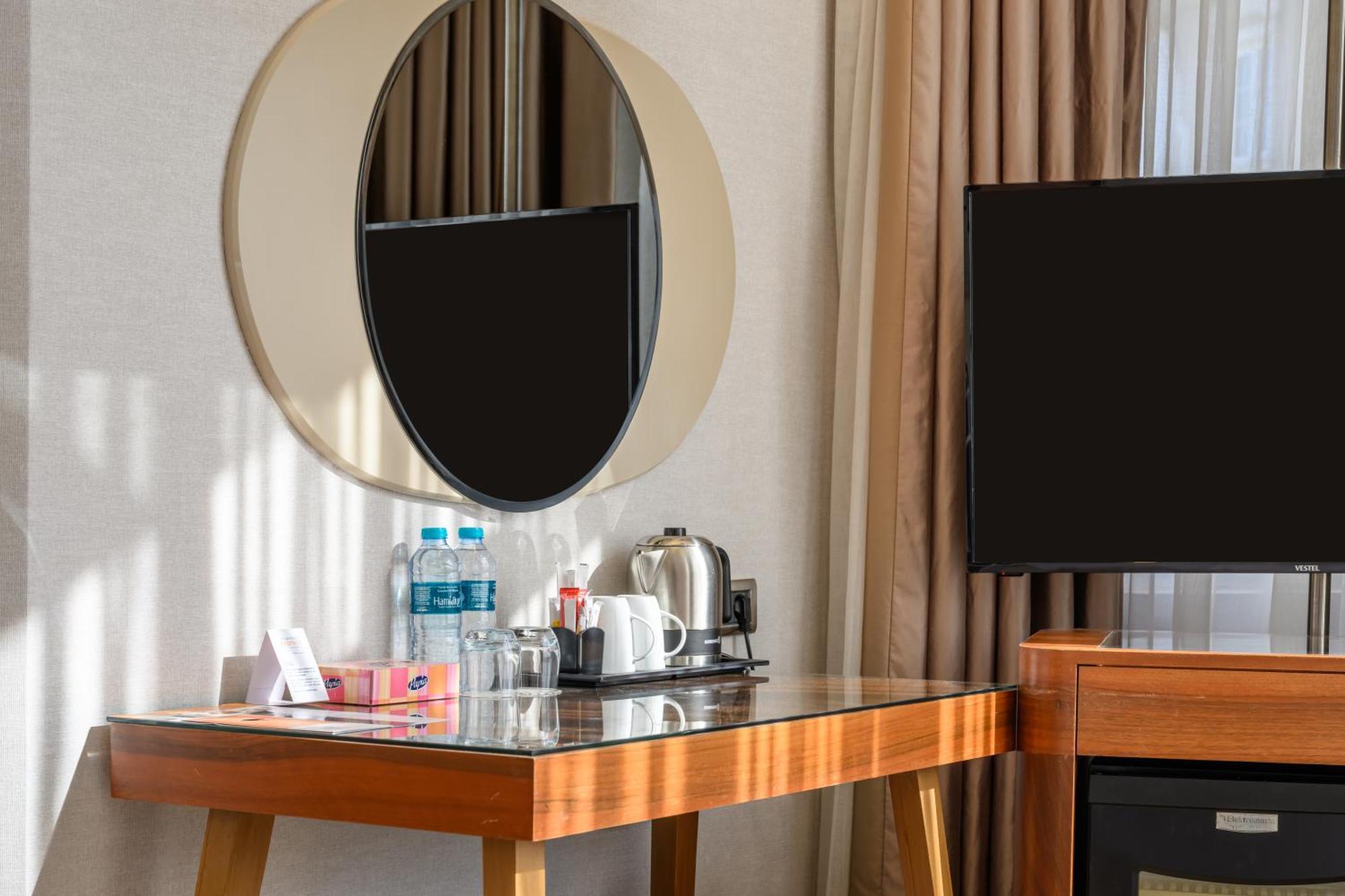 Four Points Flex By Sheraton Istanbul Taksim Square Экстерьер фото