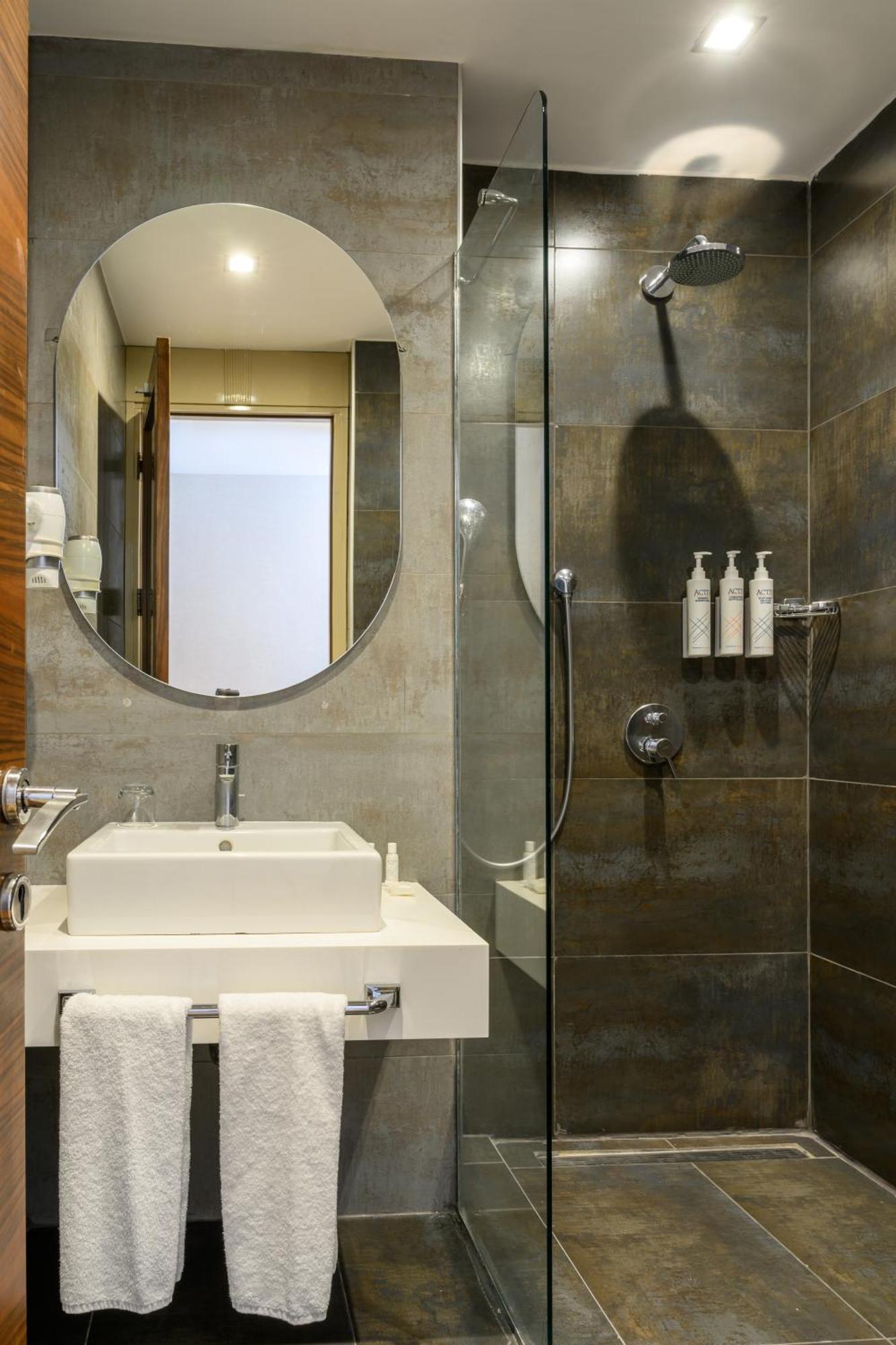 Four Points Flex By Sheraton Istanbul Taksim Square Экстерьер фото