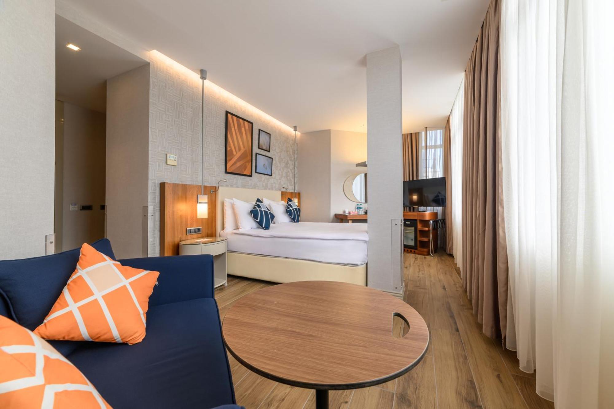Four Points Flex By Sheraton Istanbul Taksim Square Экстерьер фото