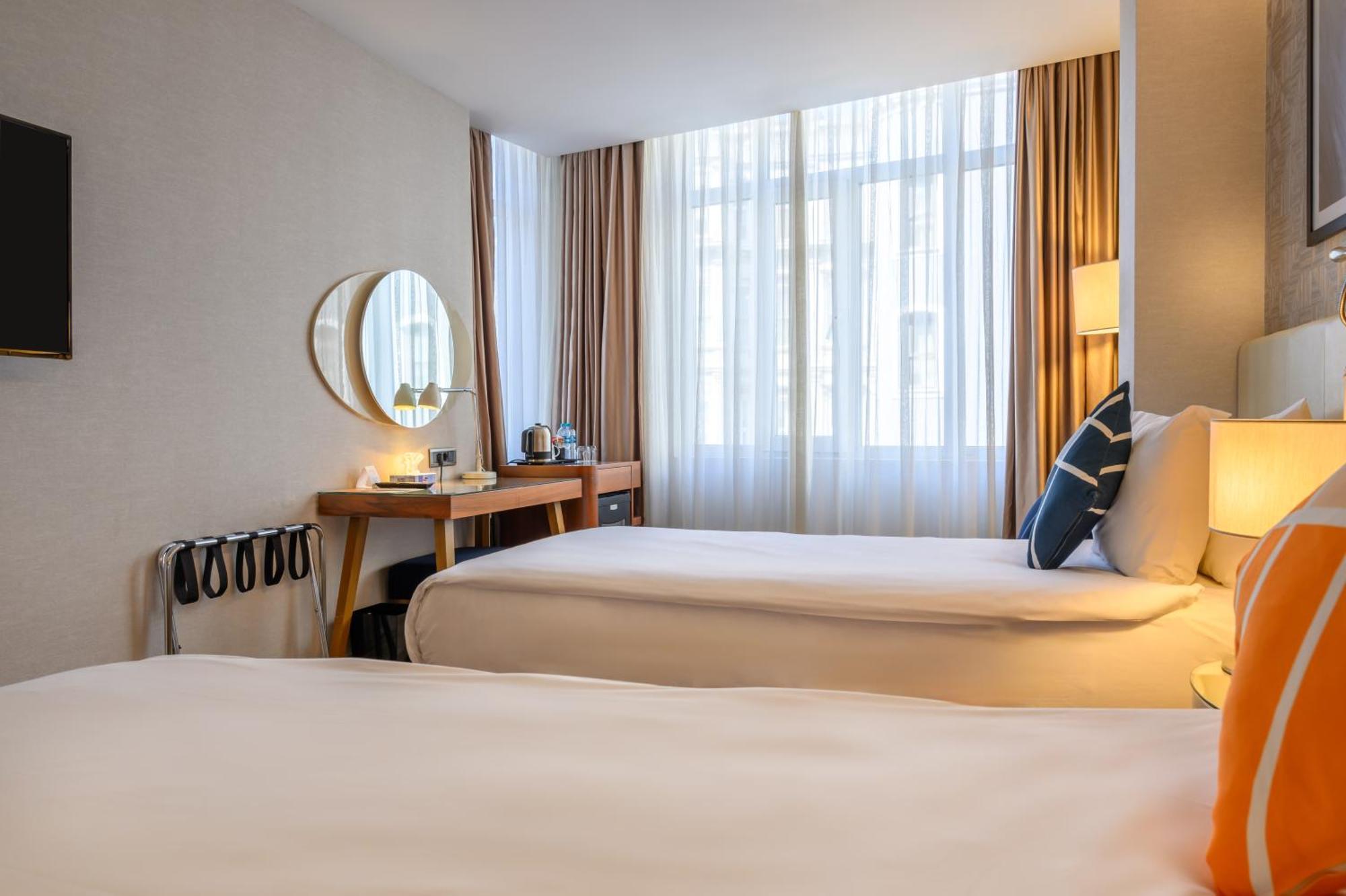 Four Points Flex By Sheraton Istanbul Taksim Square Экстерьер фото