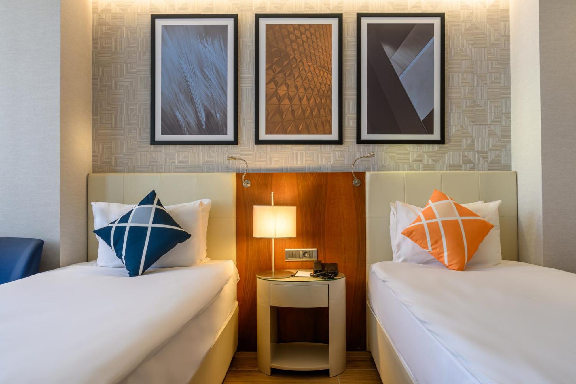 Four Points Flex By Sheraton Istanbul Taksim Square Экстерьер фото