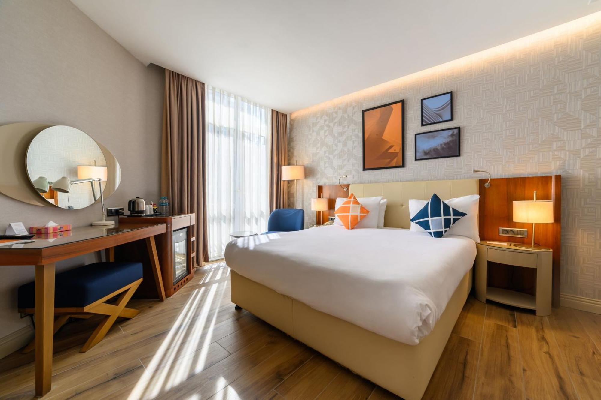 Four Points Flex By Sheraton Istanbul Taksim Square Экстерьер фото