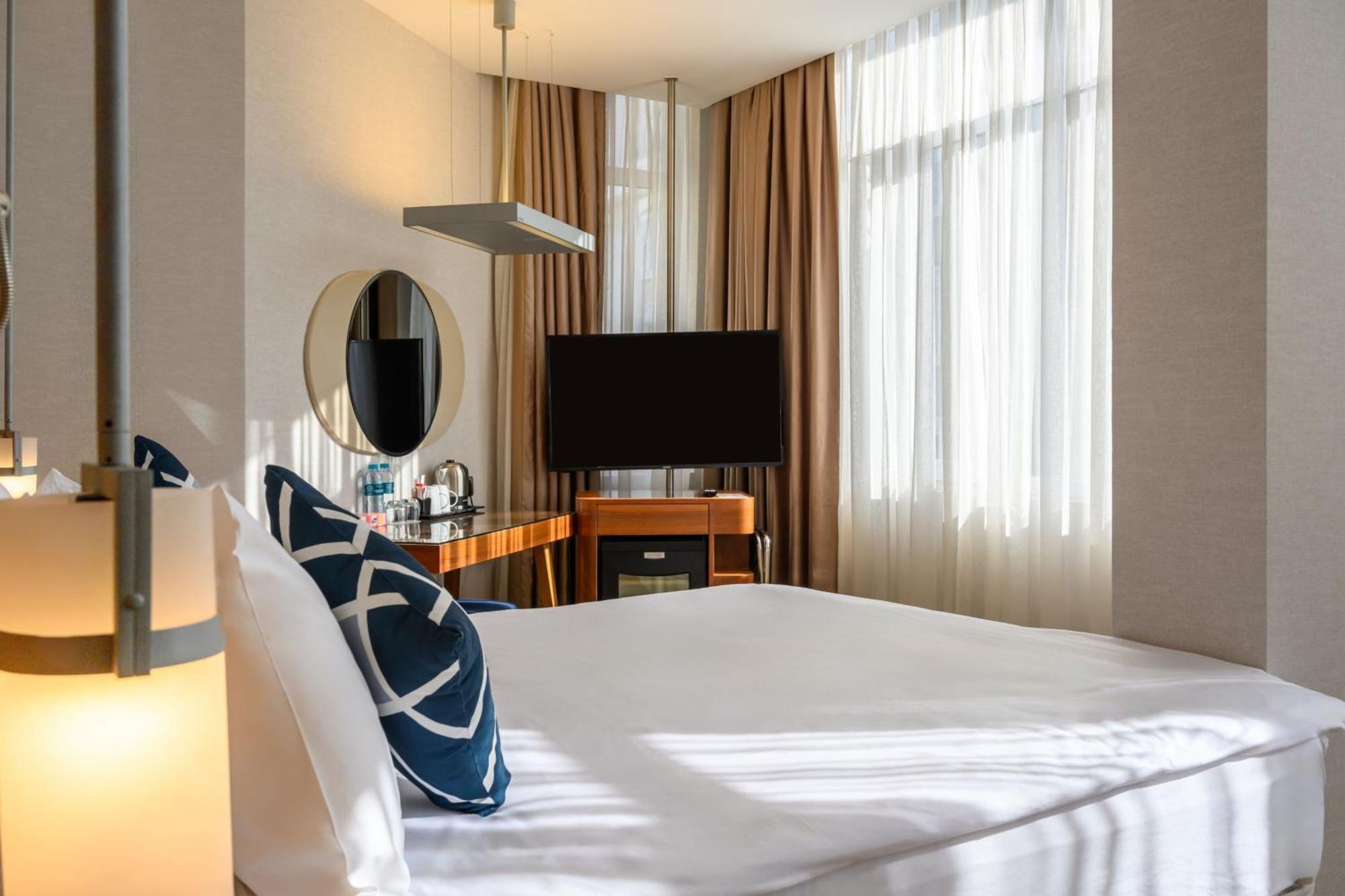 Four Points Flex By Sheraton Istanbul Taksim Square Экстерьер фото