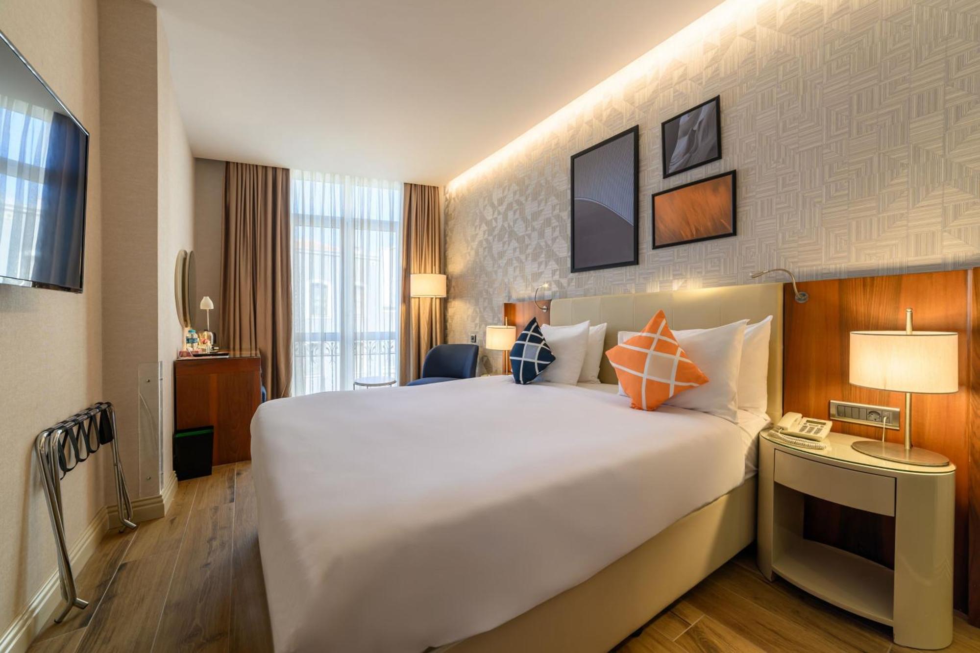Four Points Flex By Sheraton Istanbul Taksim Square Экстерьер фото