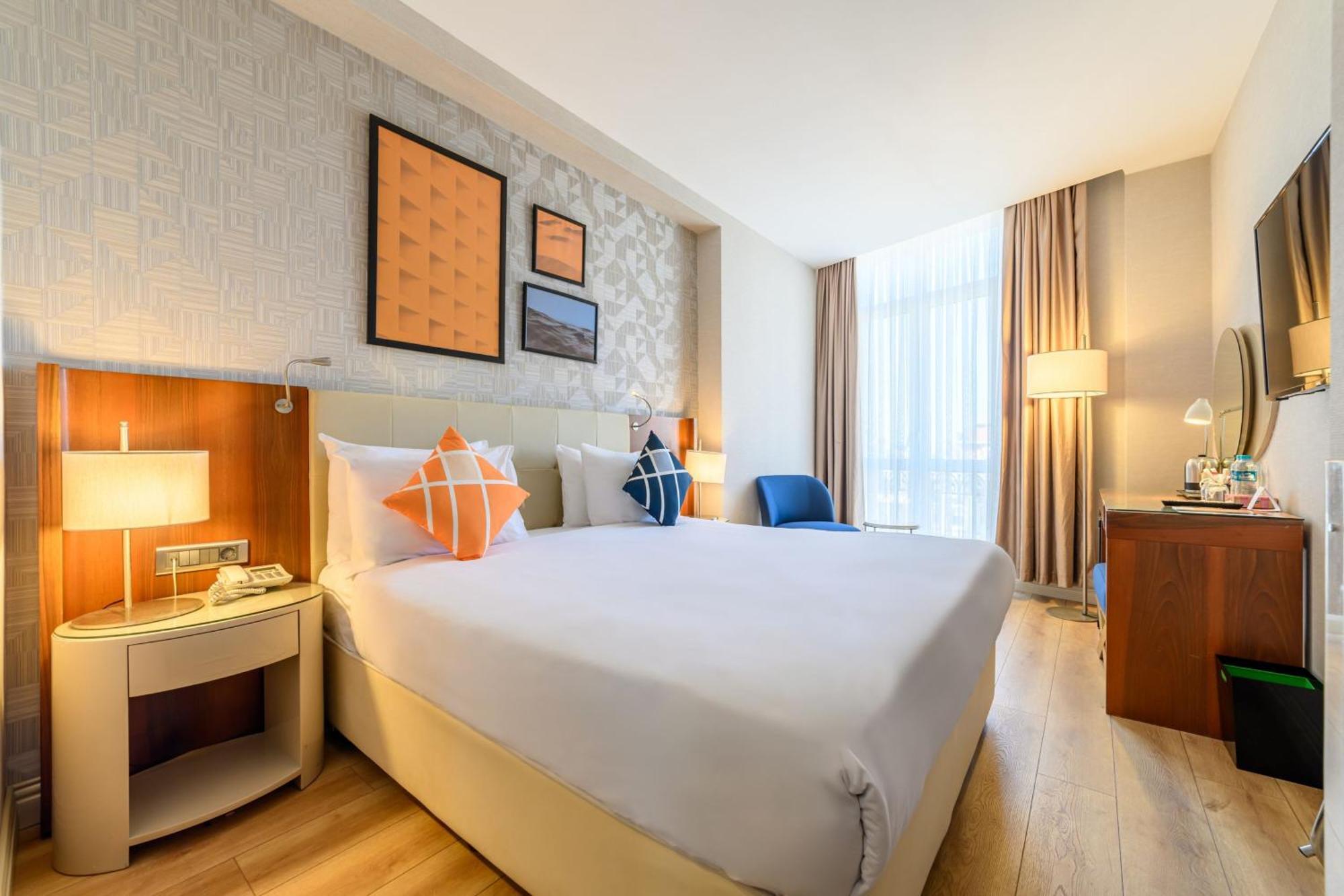 Four Points Flex By Sheraton Istanbul Taksim Square Экстерьер фото