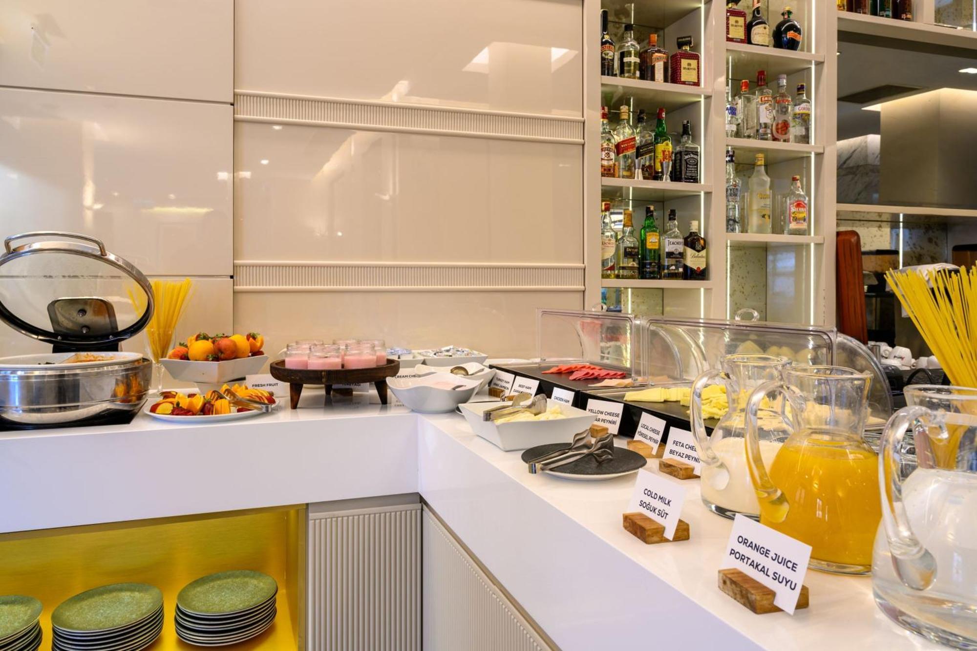 Four Points Flex By Sheraton Istanbul Taksim Square Экстерьер фото