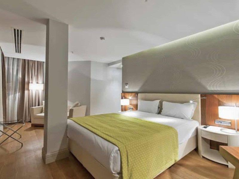 Four Points Flex By Sheraton Istanbul Taksim Square Экстерьер фото